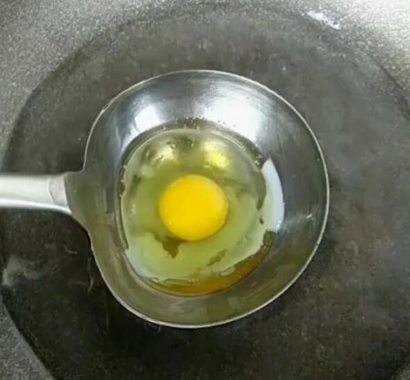 油炸鸡蛋的做法步骤是什么